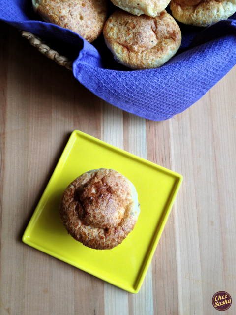 Nutmeg and black pepper popovers