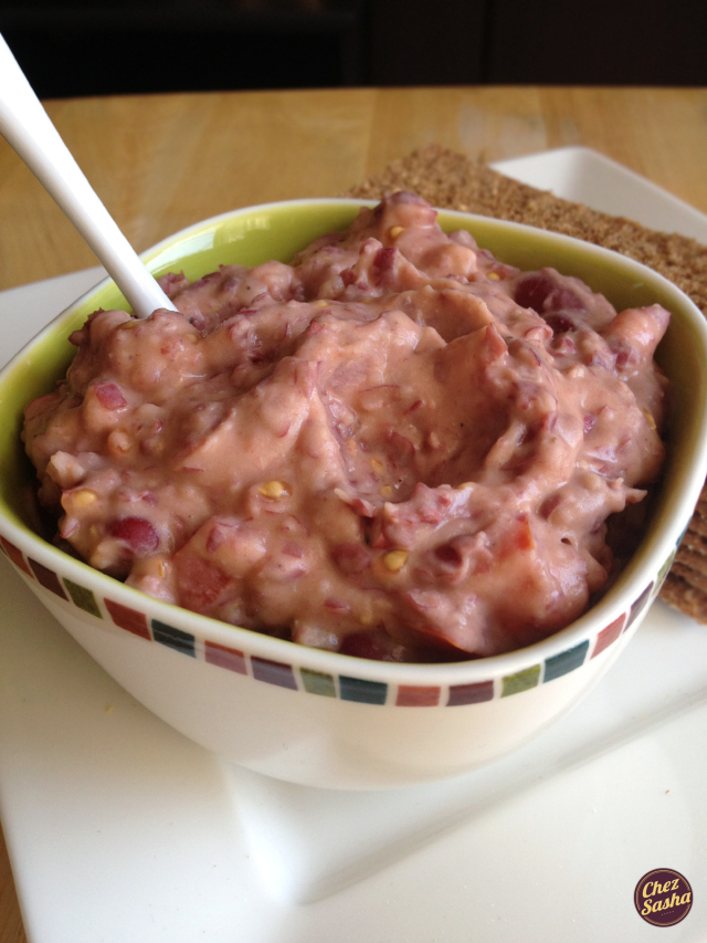 Roasted garlic bean dip 