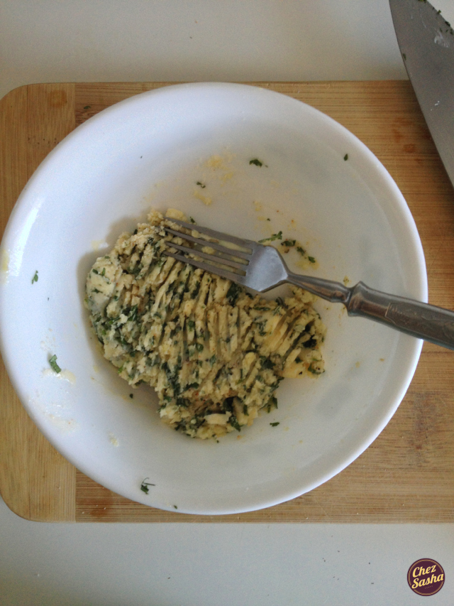 Grilled corn with herb butter