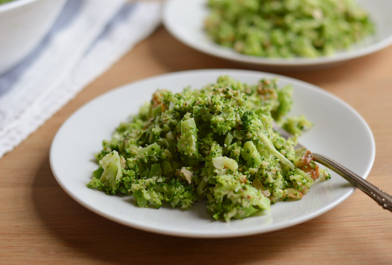 Broccoli-salad-garlic-tahini-dressing (4)