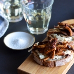 Cashew-ricotta-mushroom-toasts (1)